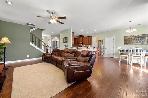 574 Daventry Ct, Clover, SC 29710 photo 10