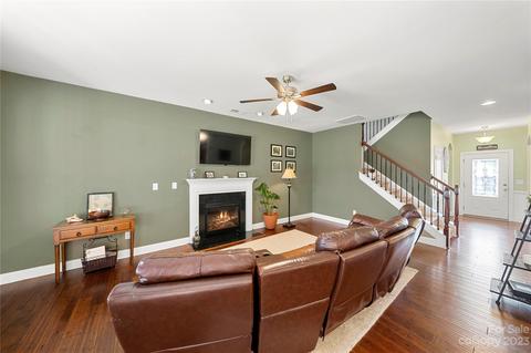 574 Daventry Ct, Clover, SC 29710 photo 11