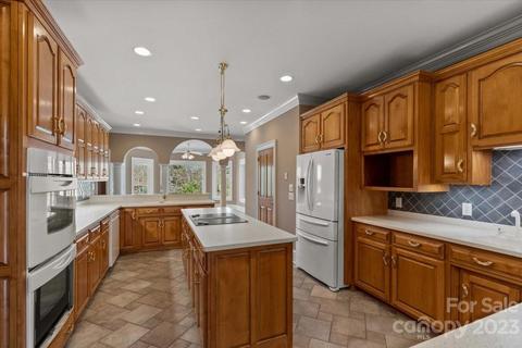 6740 Waterfront Dr, Hickory, NC 28601 photo 11