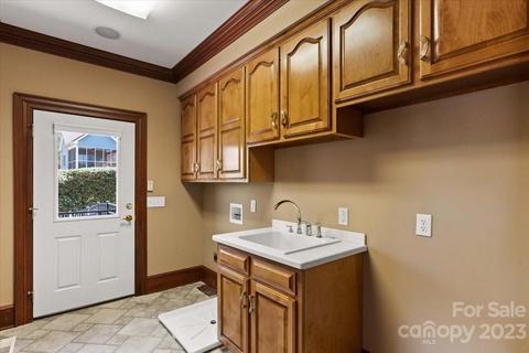 6740 Waterfront Dr, Hickory, NC 28601 photo 15
