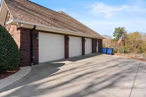 6740 Waterfront Dr, Hickory, NC 28601 photo 42