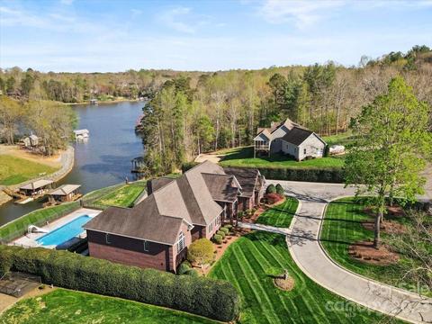 6740 Waterfront Dr, Hickory, NC 28601 photo 2