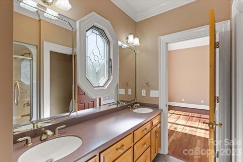6740 Waterfront Dr, Hickory, NC 28601 photo 18