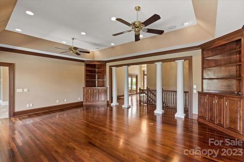 6740 Waterfront Dr, Hickory, NC 28601 photo 9