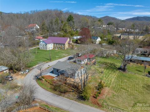 164 E Sylva Cir, Sylva, NC 28779 photo 2