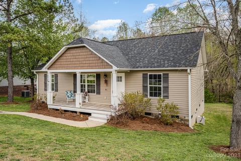 628 Red Hawk Way, Clover, SC 29710 photo 2