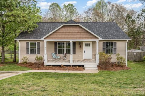628 Red Hawk Way, Clover, SC 29710 photo 1