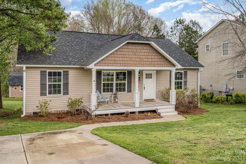 628 Red Hawk Way, Clover, SC 29710 photo 3