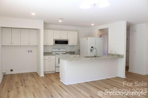 635 Johns Ln, Gastonia, NC 28052