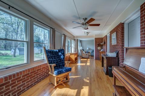 203 N Pine St, Lowell, NC 28098 photo 15