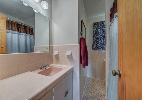 203 N Pine St, Lowell, NC 28098 photo 21