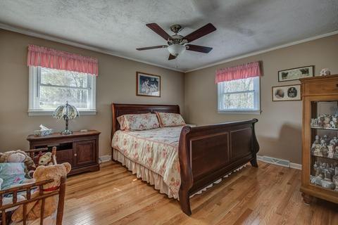 203 N Pine St, Lowell, NC 28098 photo 19