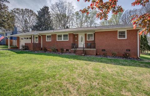 203 N Pine St, Lowell, NC 28098 photo 1
