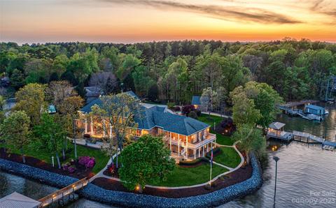 4269 River Oaks Rd, Clover, SC 29710