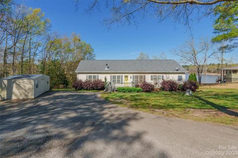 41 Wandering Ln, Ridgeway, SC 29130