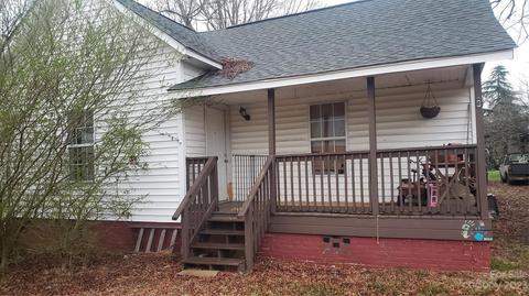 22 Selma Dr, Mooresville, NC 28115
