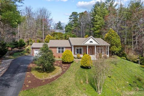 33 W Fairway Dr, Etowah, NC 28729