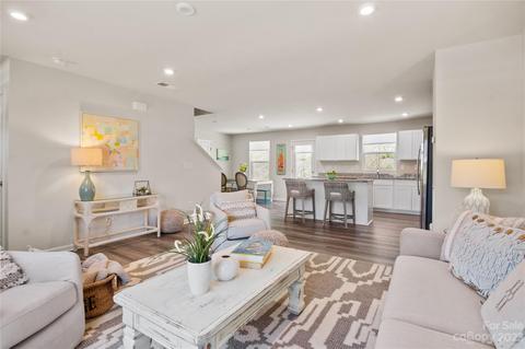 711 Pointe Andrews Dr, Concord, NC 28025