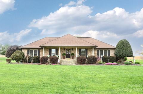 2684 Birdie Ln NE, Conover, NC 28613