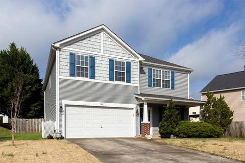 1377 Bottle Brush Ln, Harrisburg, NC 28075