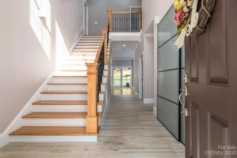 9051 Spanish Wells Ct, Tega Cay, SC 29708