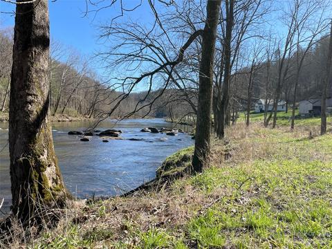 N/a Toe River Road, Green Mountain, NC 28740