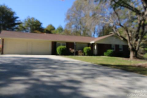 739 Osborne Sunset Dr, North Wilkesboro, NC 28659