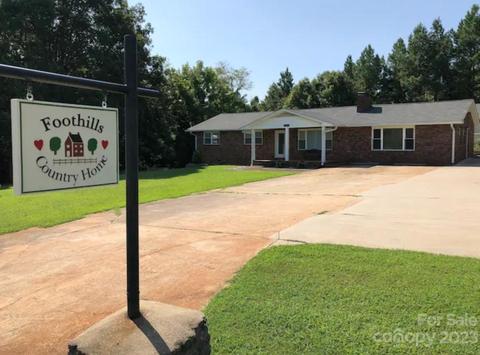2800 Coxe Rd, Tryon, NC 28782