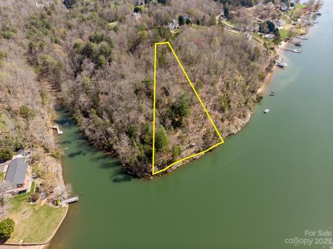 5689 Crown Ter, Hickory, NC 28601