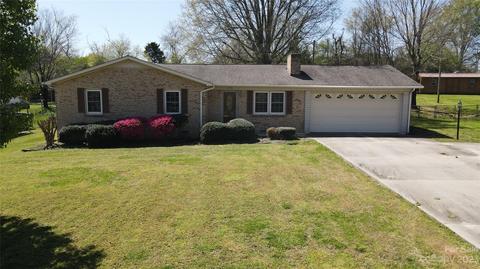 1778 Waterfalls Dr, Lincolnton, NC 28092