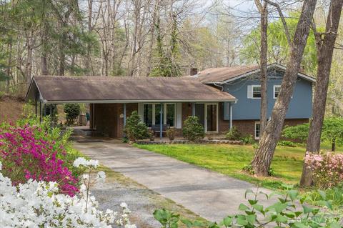 678 Firefly Ln, Saluda, NC 28773