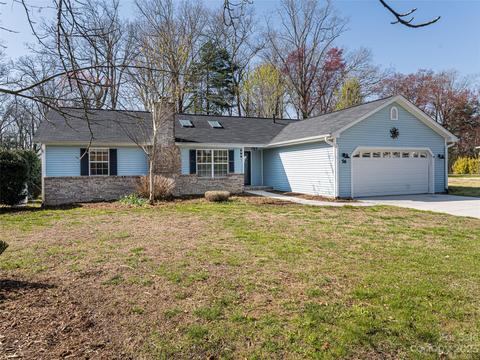 56 E Chippendale Dr, Mills River, NC 28759 photo 1