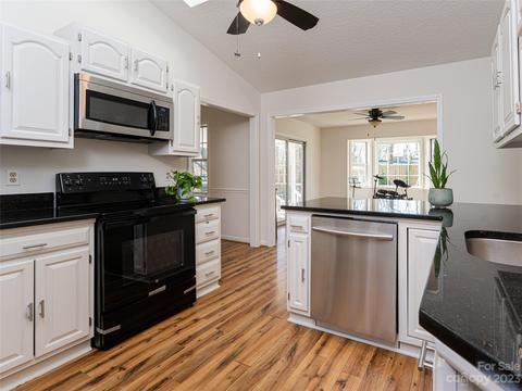 56 E Chippendale Dr, Mills River, NC 28759 photo 15
