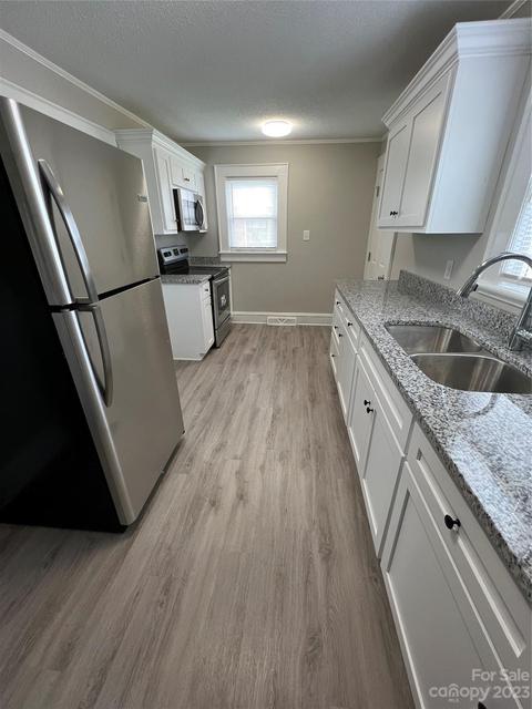 1105 Main St, Maiden, NC 28650 photo 4