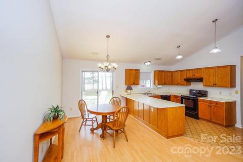 193 Valleybrook Dr, Denver, NC 28037 photo 8