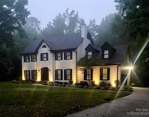 2517 Greenbrook Pkwy, Matthews, NC 28104