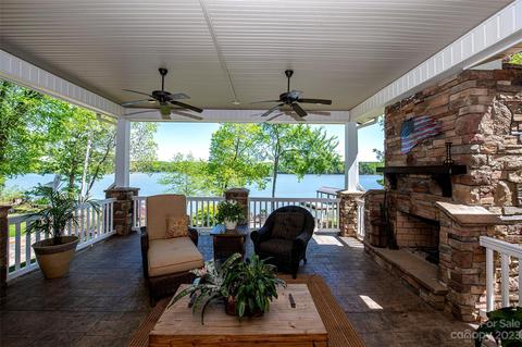5831 Jasmine Ln, Fort Lawn, SC 29714