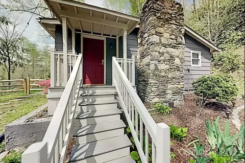 1097 Kilpatrick Rd, Hendersonville, NC 28739