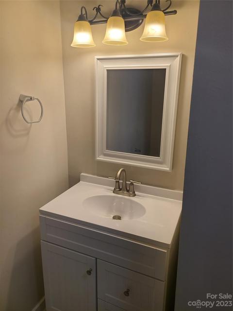 600 E 12th St, Kannapolis, NC 28083 photo 6