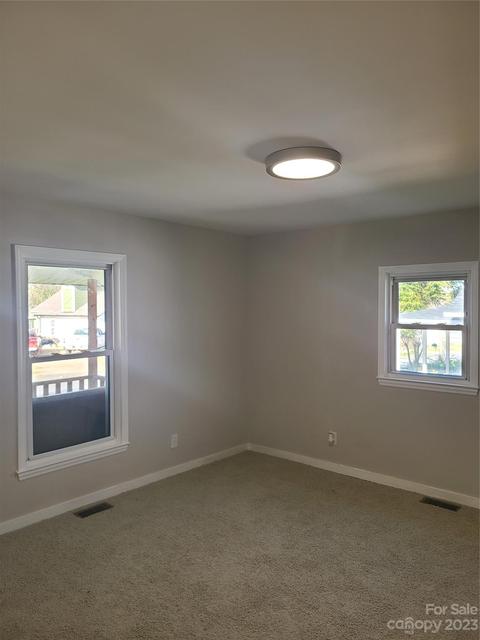600 E 12th St, Kannapolis, NC 28083 photo 5