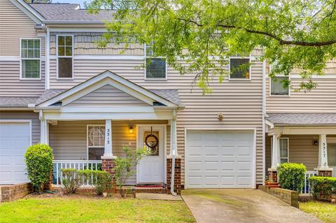 5513 Santeelah Ct, Charlotte, NC 28217