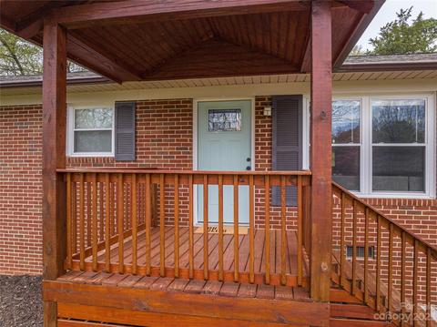 217 3rd Ave NE, Conover, NC 28613 photo 5