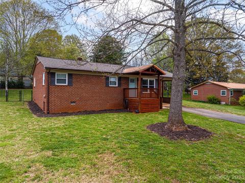 217 3rd Ave NE, Conover, NC 28613 photo 4