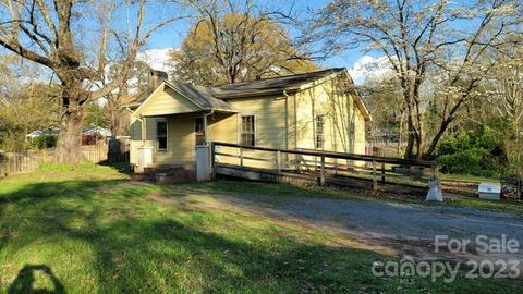 145 Wallace St, Rutherfordton, NC 28139