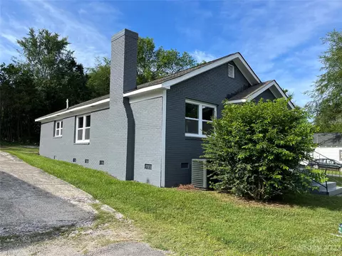 407 Ruth St, Lancaster, SC 29720 photo 4
