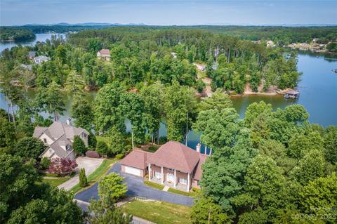 926 N Shore 18 Dr #18, Hickory, NC 28601