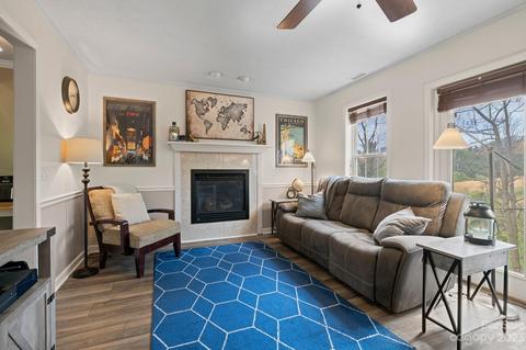 61 Vancott Ct, Clyde, NC 28721