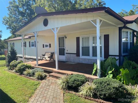 54 1st Avenue Dr SE, Taylorsville, NC 28681
