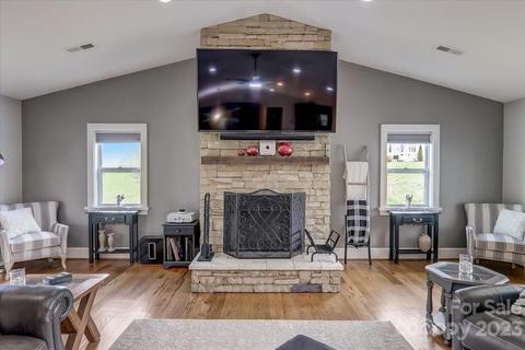 150 Raspberry Point Ln, Flat Rock, NC 28731 photo 7