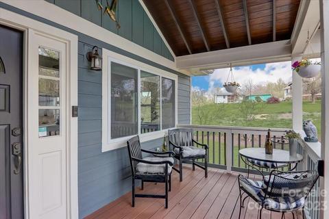150 Raspberry Point Ln, Flat Rock, NC 28731 photo 4